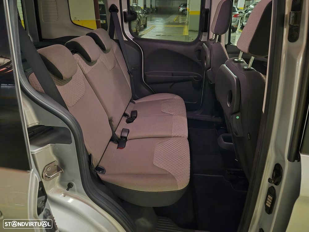 Ford Tourneo Courier 1.0 EcoBoost Titanium - 30
