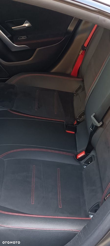 Mercedes-Benz CLA - 13
