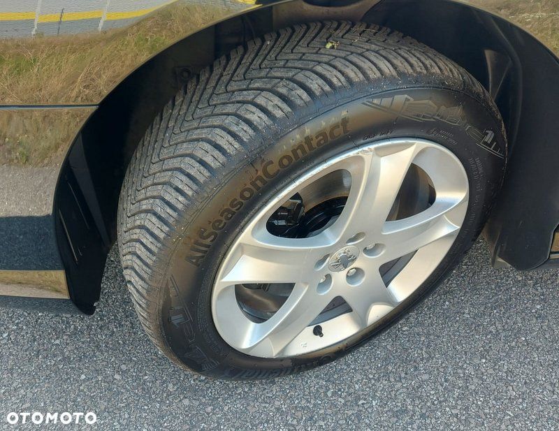 Peugeot 407 HDi 140 JBL - 27