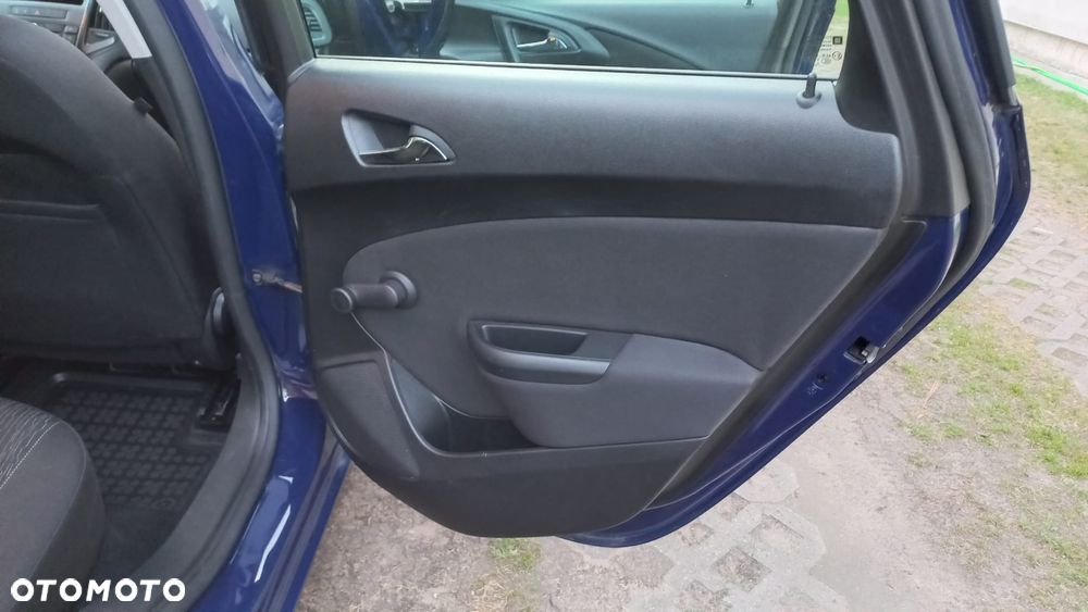 Opel Astra 1.6 CDTI Essentia - 17