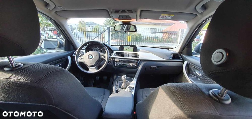 BMW Seria 3 316d - 10