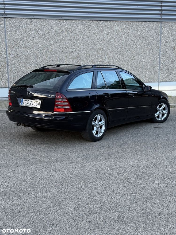 Mercedes-Benz C-Class 2004 photo 3