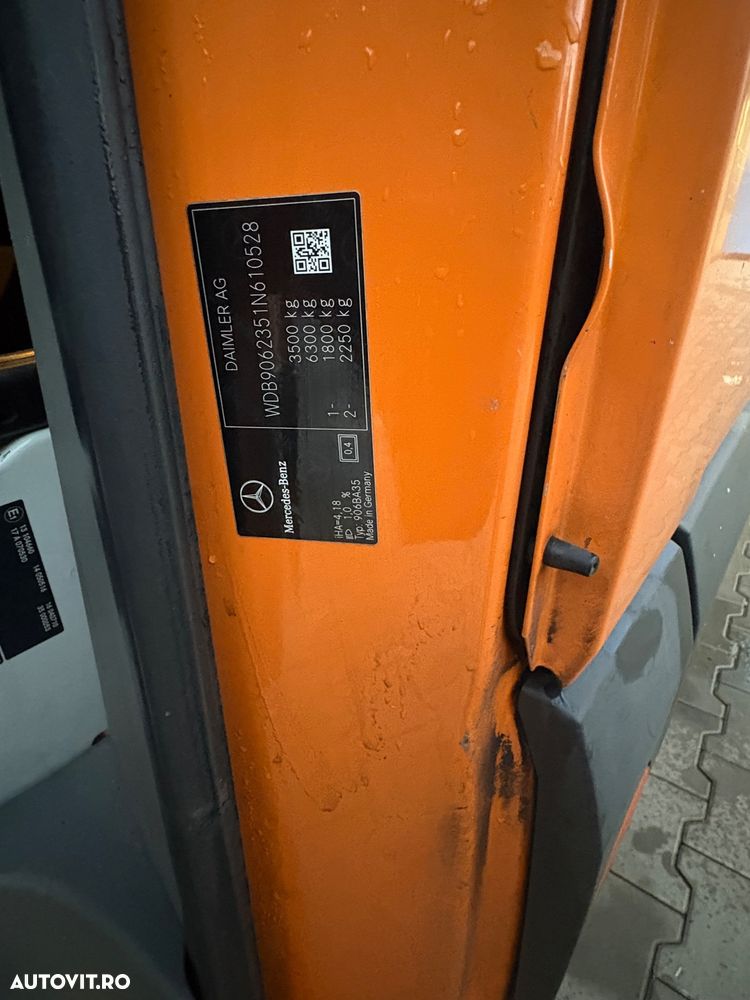 Mercedes-Benz Sprinter - 13