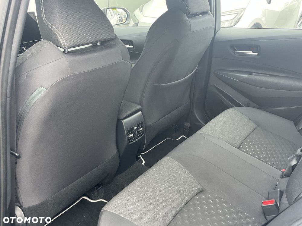 Toyota Corolla - 13