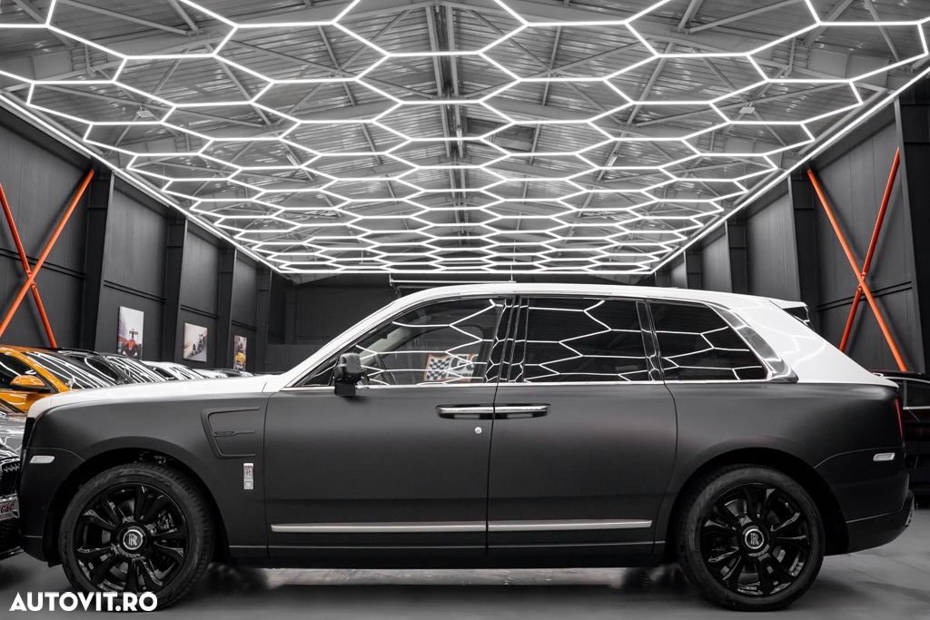 Rolls-Royce Cullinan Standard - 30