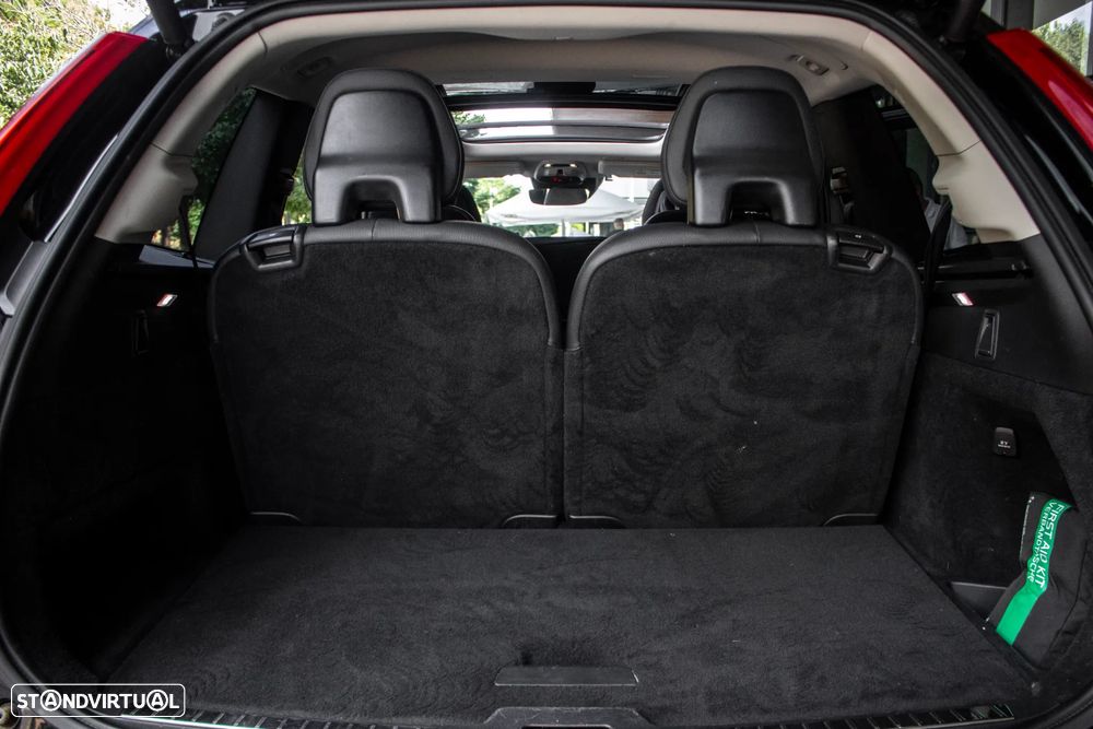 Volvo XC 90 B5 D AWD Geartronic Momentum Pro - 29