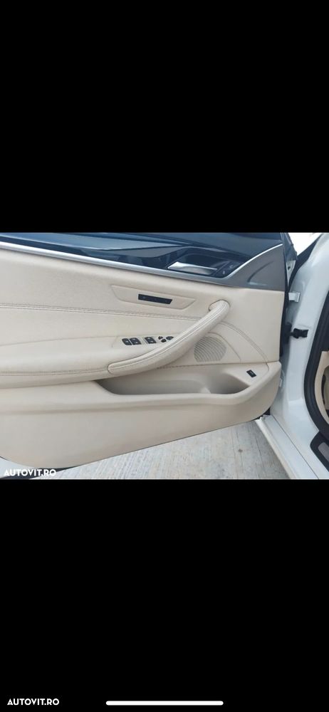 BMW Seria 5 520d xDrive AT - 12