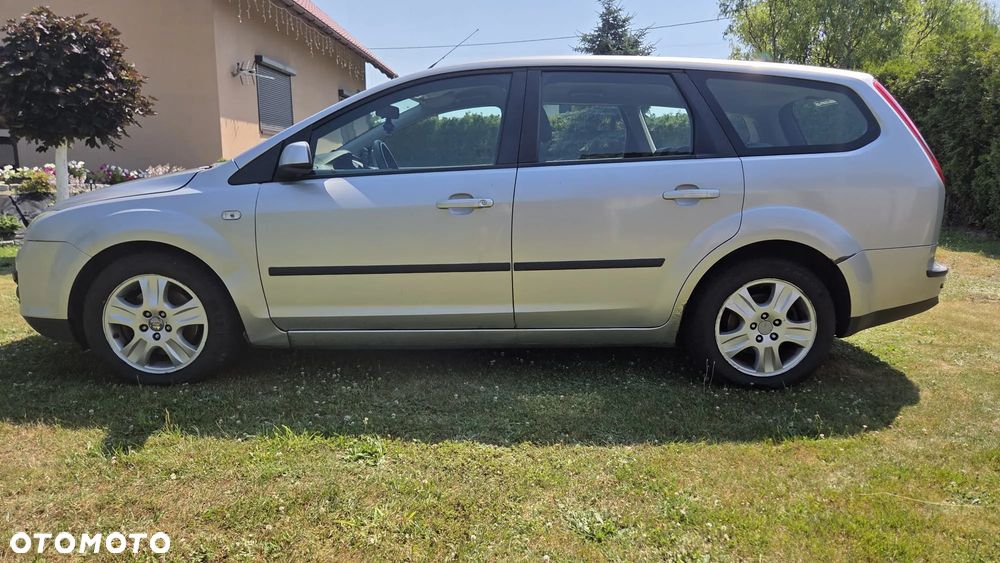 Ford Focus 1.8 TDCi Ambiente - 9