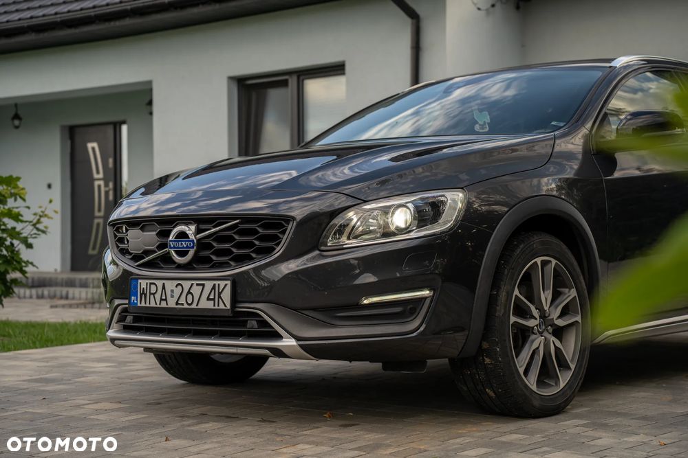 Volvo V60 Cross Country - 12