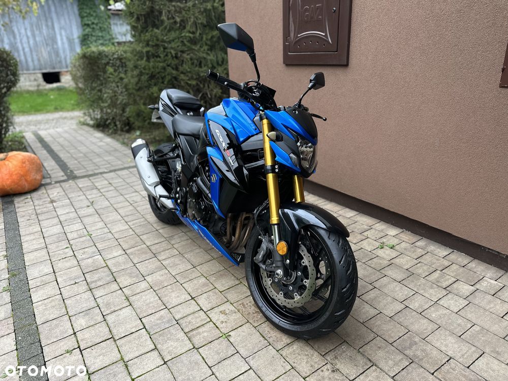 Suzuki GSX - 5