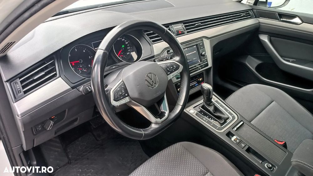 Volkswagen Passat 2.0 TDI DSG Trendline - 10
