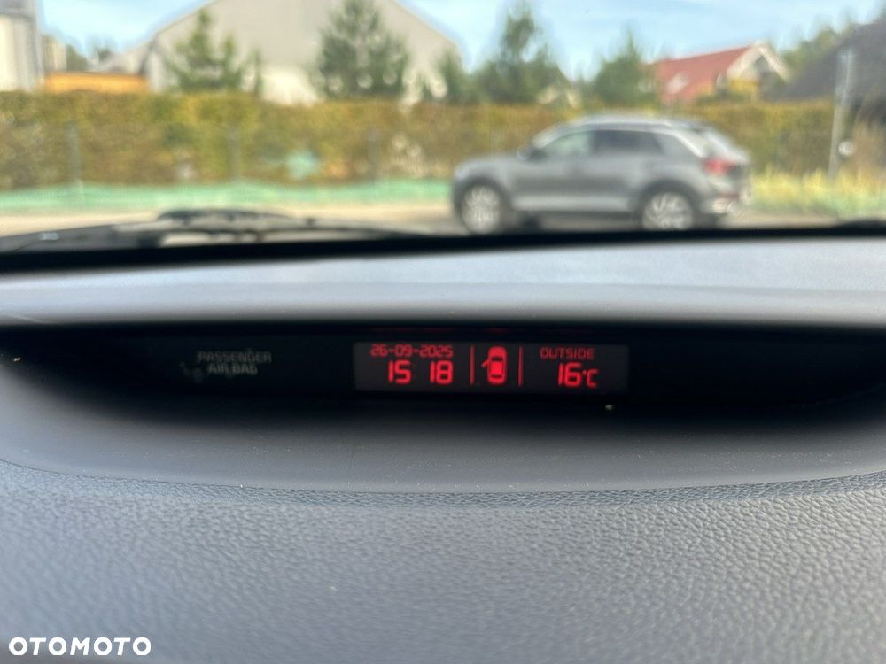 Kia Ceed - 12