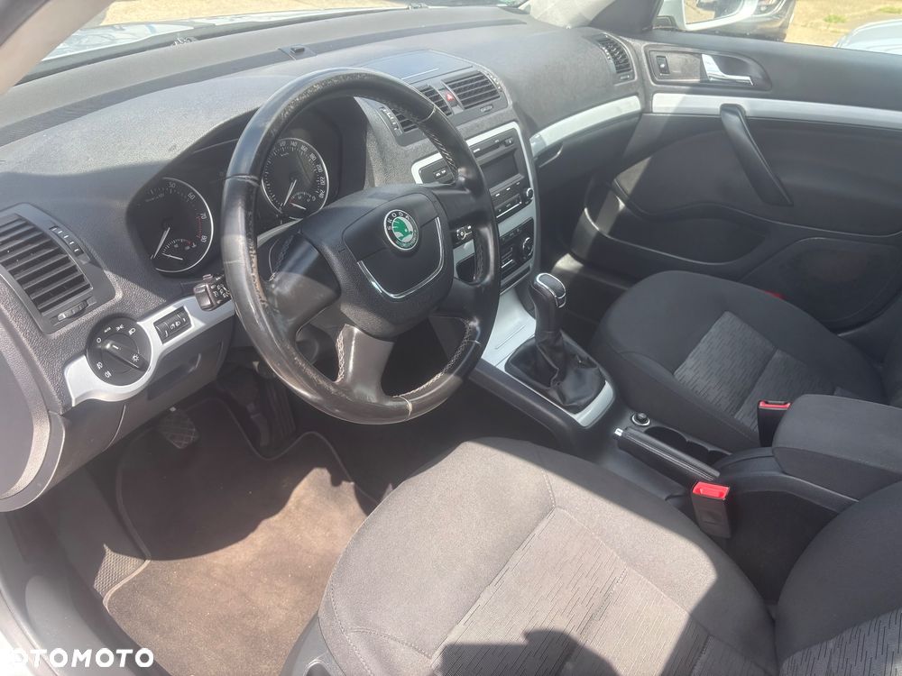 Skoda Octavia 1.4 TSI IMPULS EDITION - 27