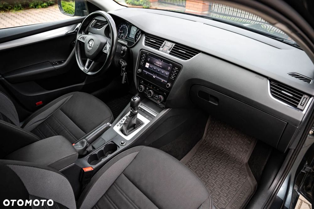 Skoda Octavia 2.0 TDI Clever DSG - 24