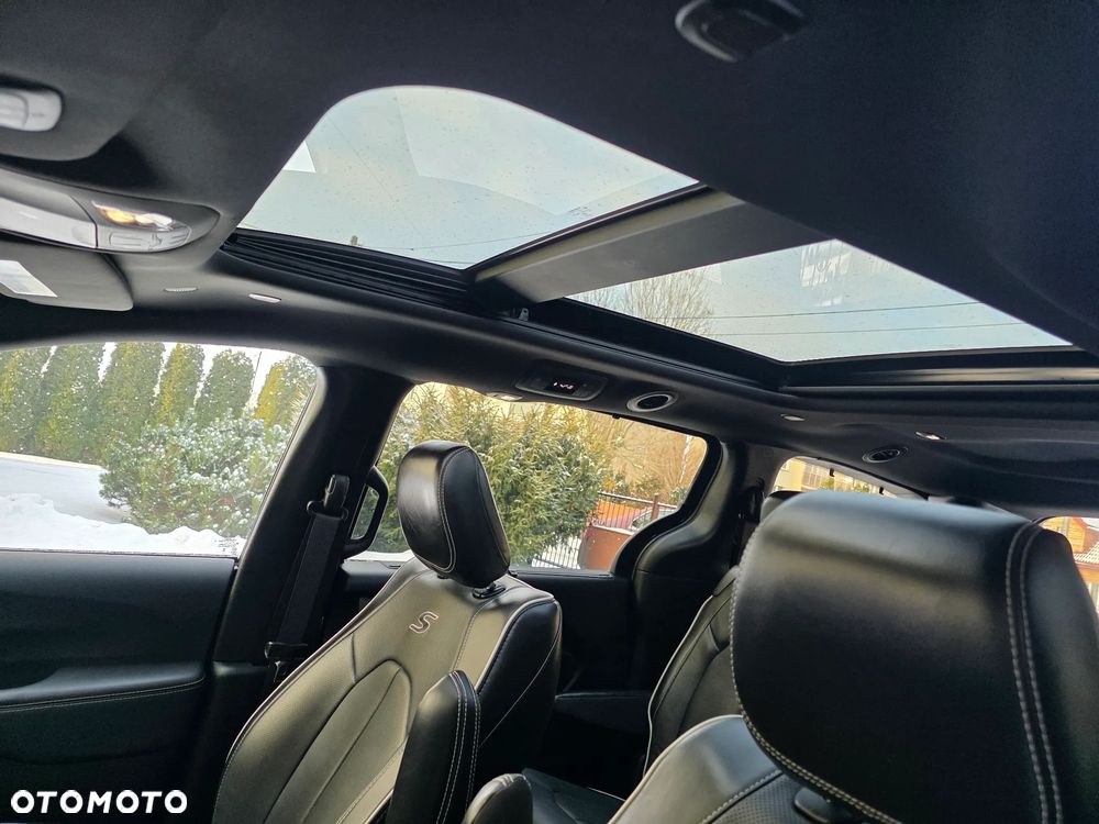 Chrysler Pacifica - 10