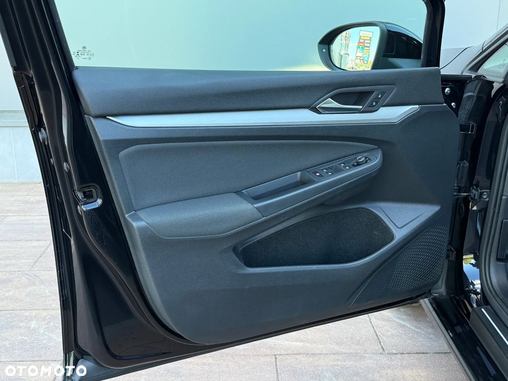 Volkswagen Golf 1.0 eTSI OPF DSG Life - 12