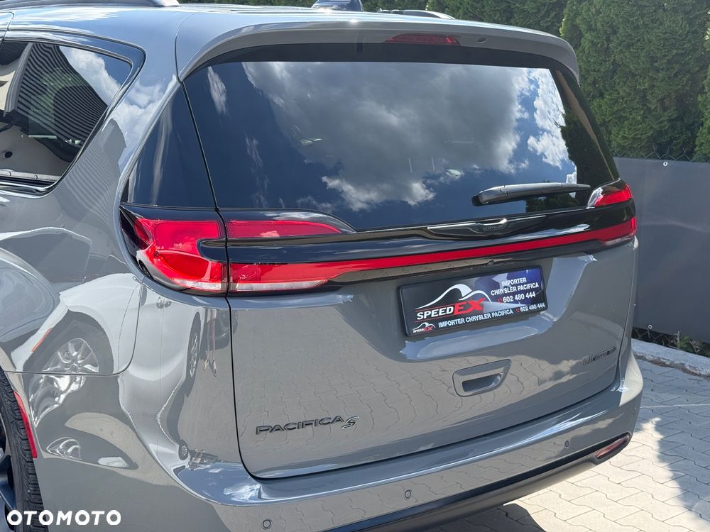 Chrysler Pacifica - 10