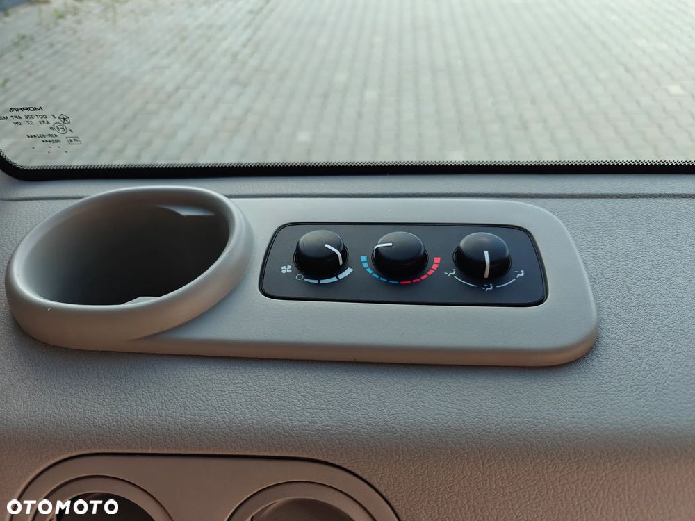 Jeep Commander 5.7 V8 Limited - 37