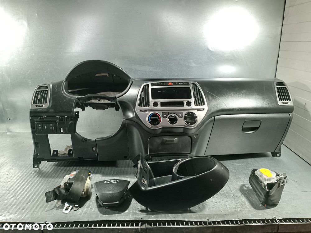 DESKA ROZDZIELCZA, KONSOLA PODUSZKI PASY HYUNDAI I20 I 84720-1J000RY - 1