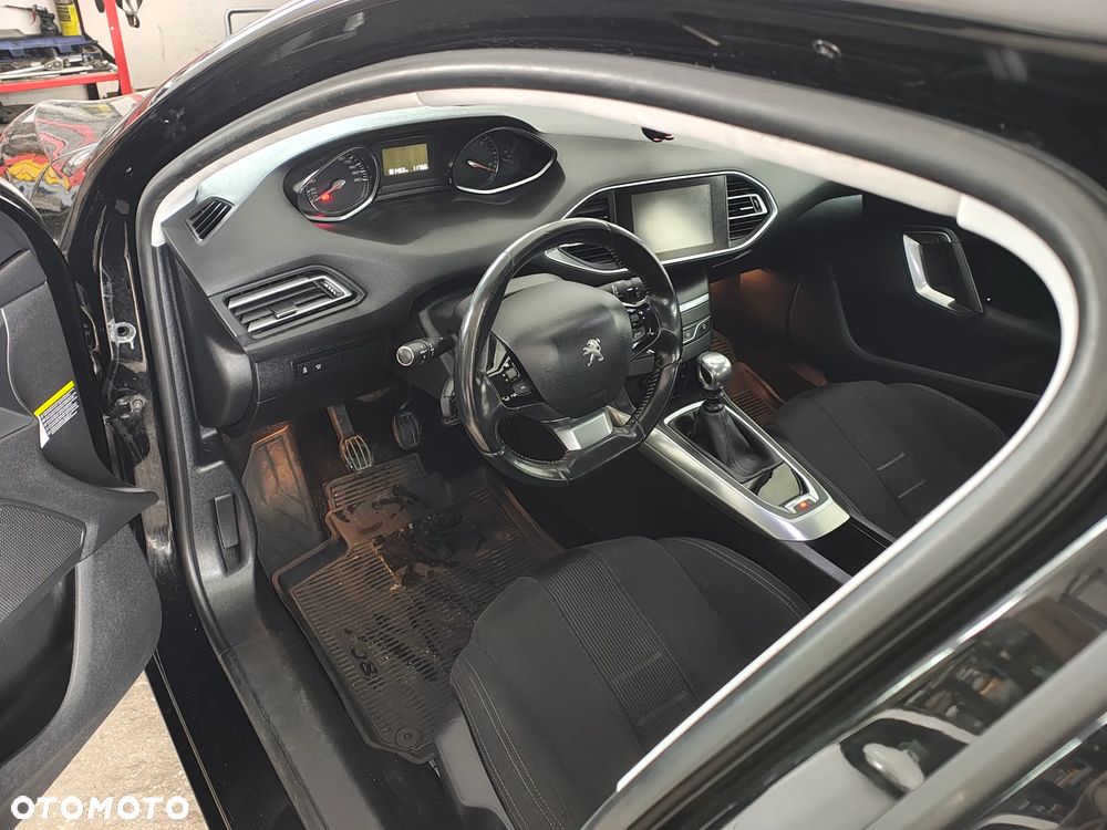 Peugeot 308 1.6 e-HDi Allure S&S - 12