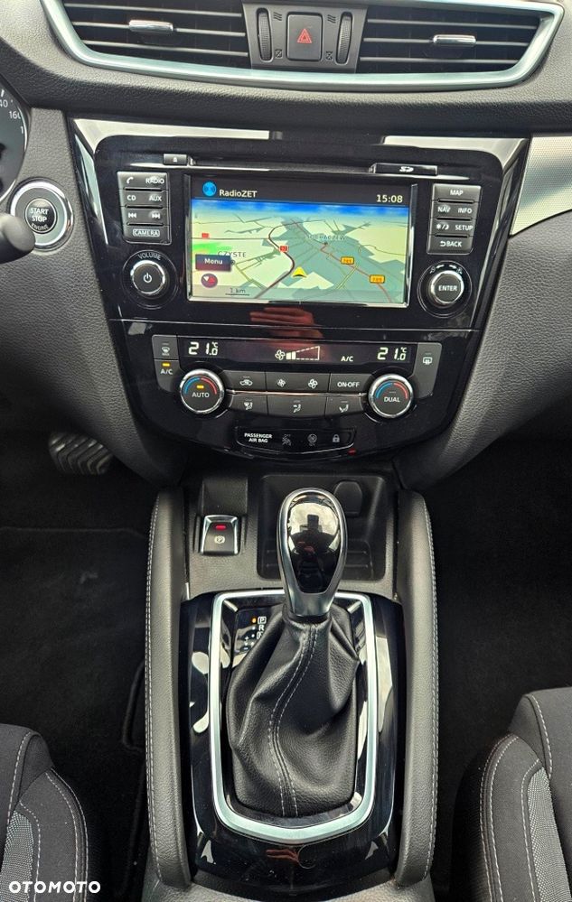 Nissan Qashqai 1.6 DCi Xtronic TEKNA - 22
