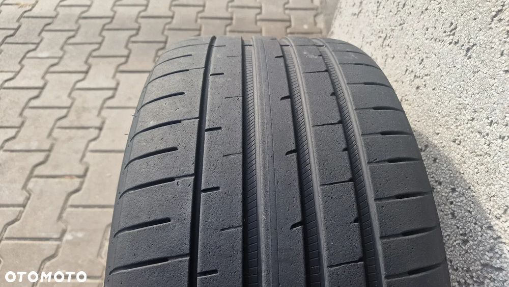 Opony do Porsche Taycan 21' letnie 2 szt. - 1