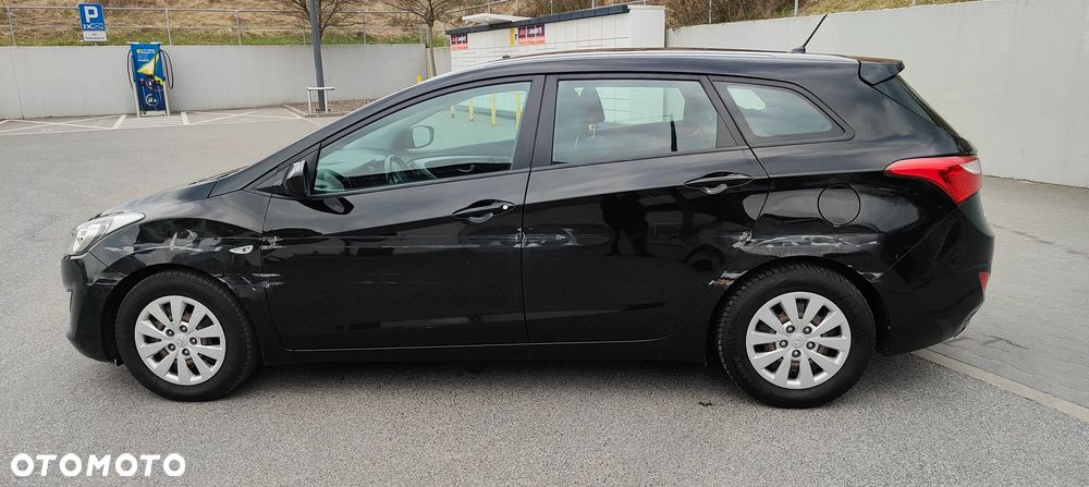 Hyundai i30 blue Kombi 1.4 Style - 24