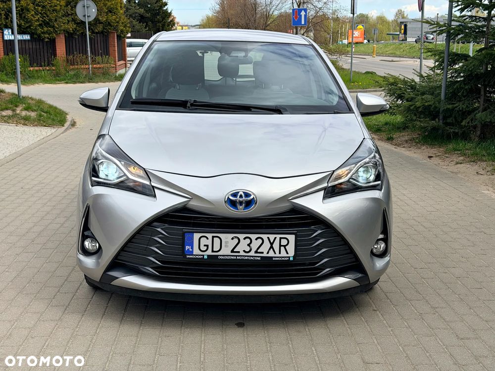 Toyota Yaris Hybrid 100 Sol - 2