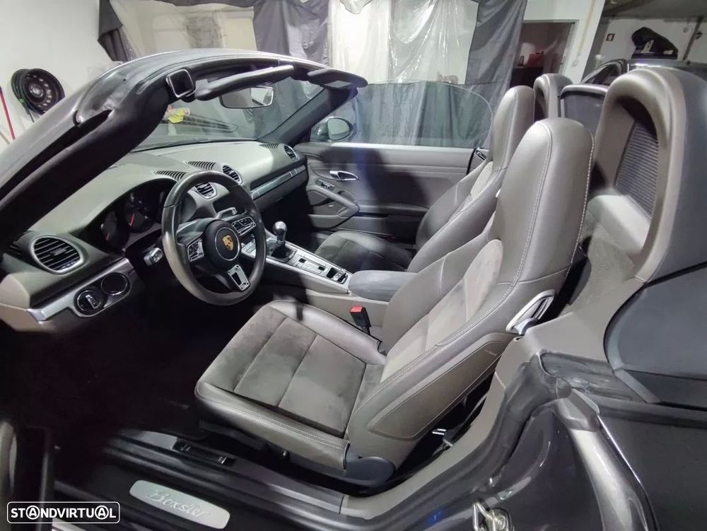 Porsche 718 Boxster 2.0 T - 19