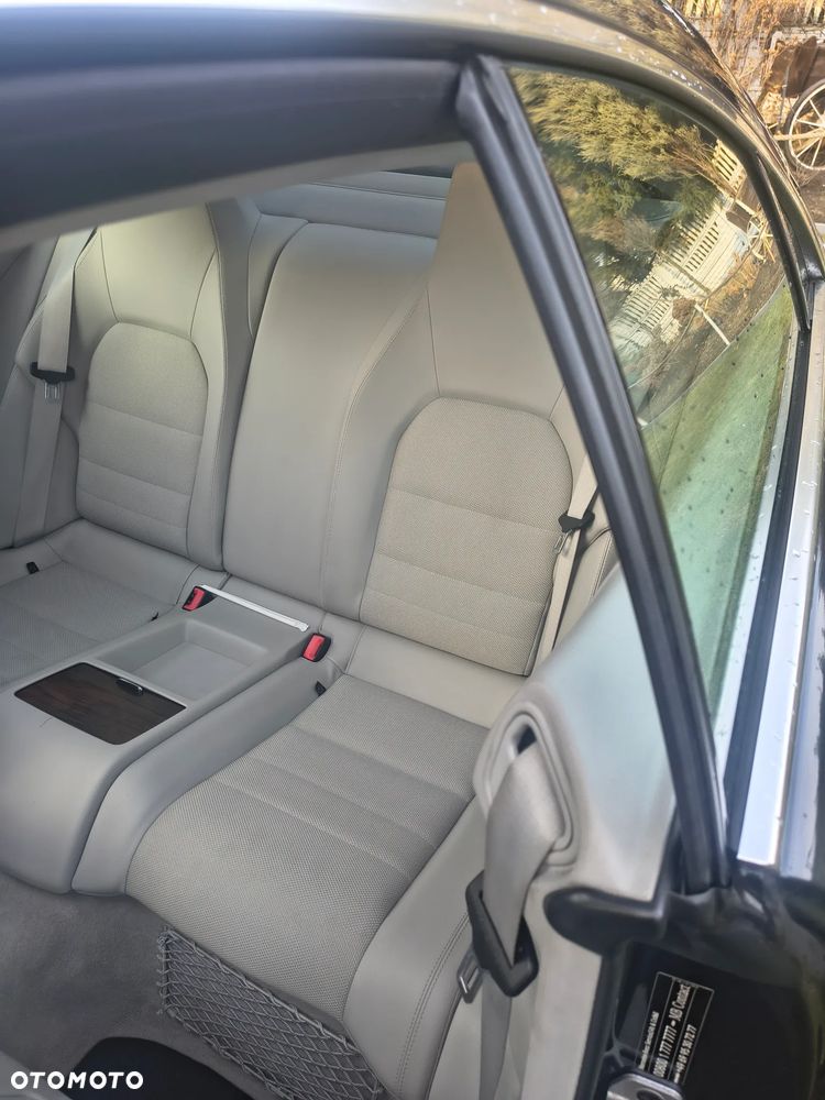Mercedes-Benz Klasa E 250 CGI BlueEFFICIENCY Automatik Avantgarde - 17