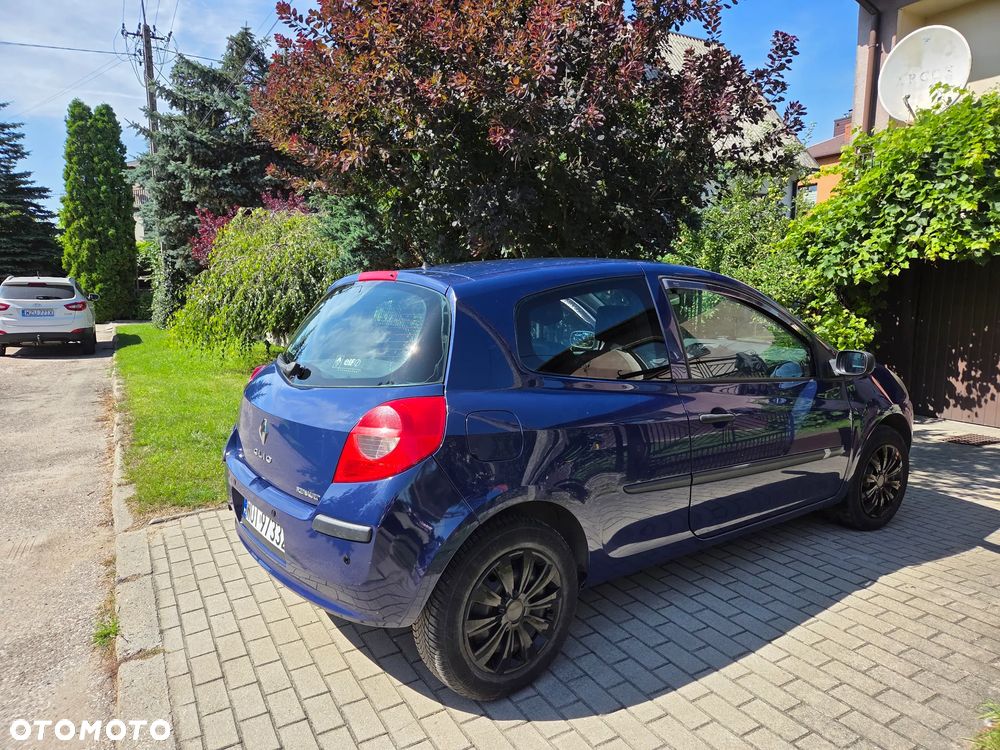 Renault Clio 1.4 16V Authentique - 12