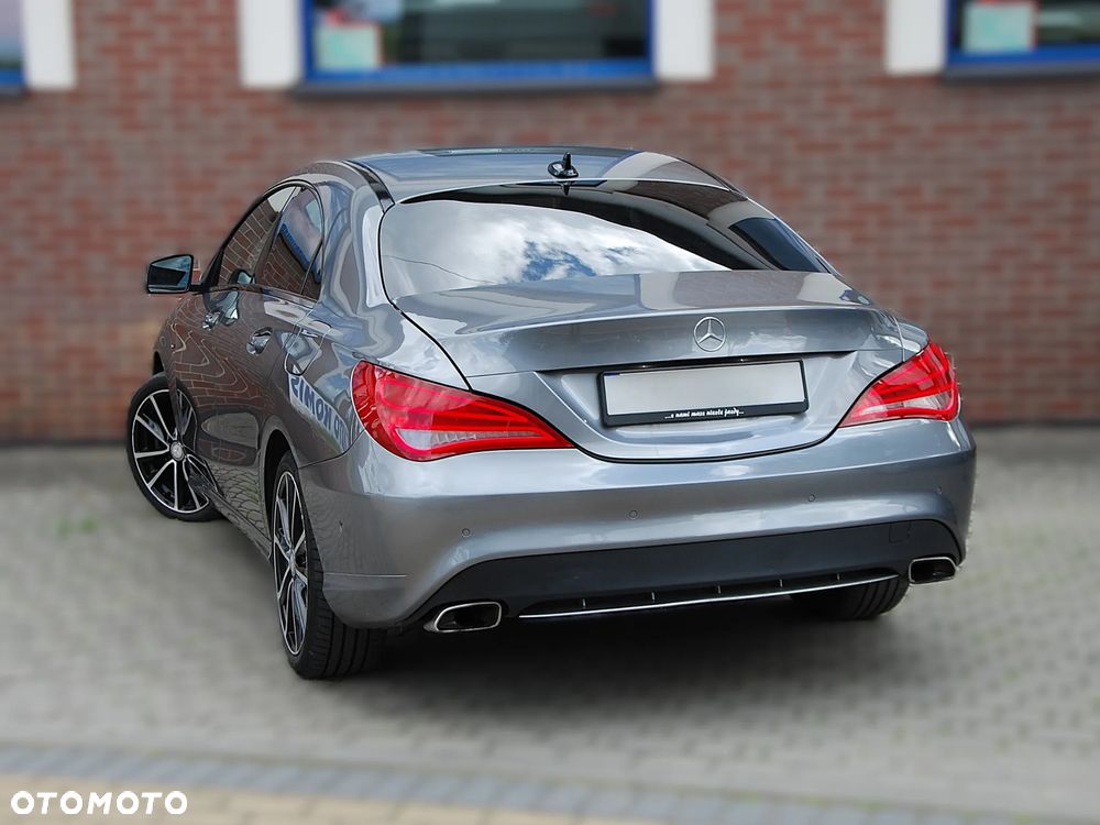 Mercedes-Benz CLA 220 CDI 7G-DCT AMG Line - 24