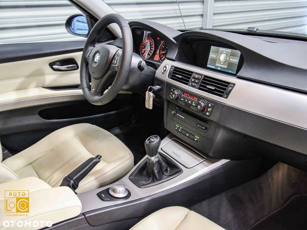 BMW Seria 3 325xi - 15