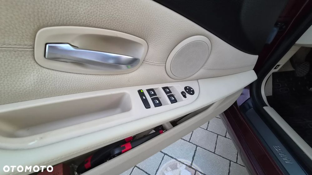 BMW Seria 5 520d Special Edition - 12