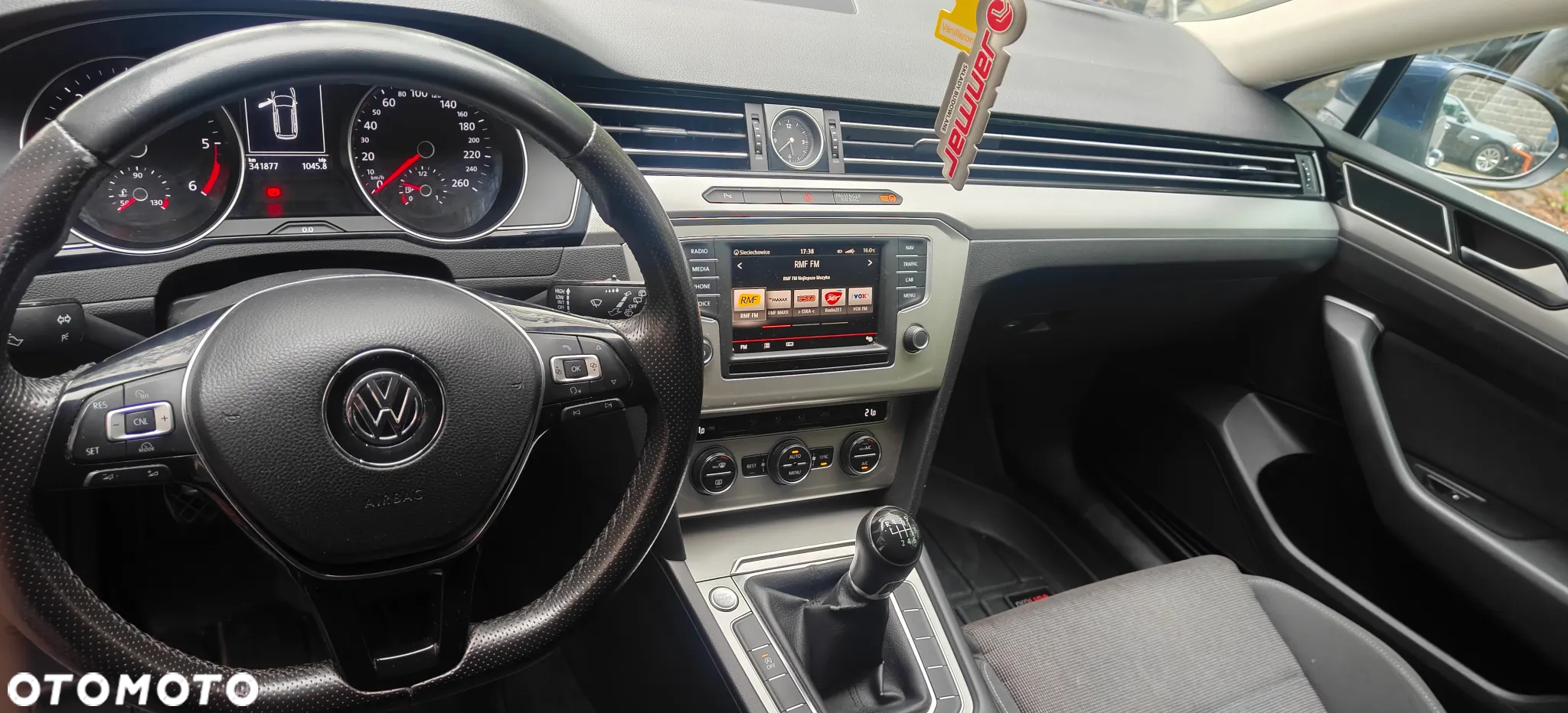 Volkswagen Passat 1.6 TDI BMT Comfortline - 6