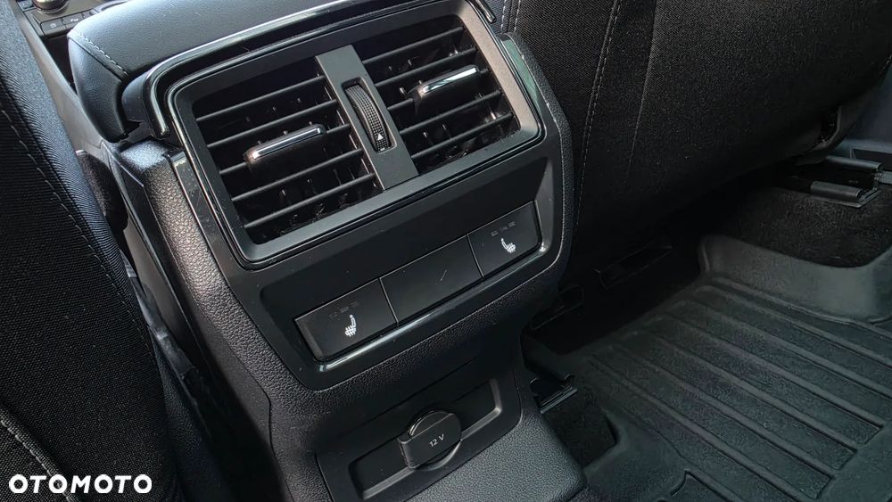 Skoda Karoq 2.0 TSI 4x4 DSG Sportline - 27