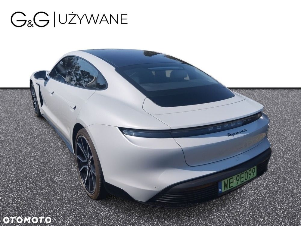 Porsche Taycan - 4
