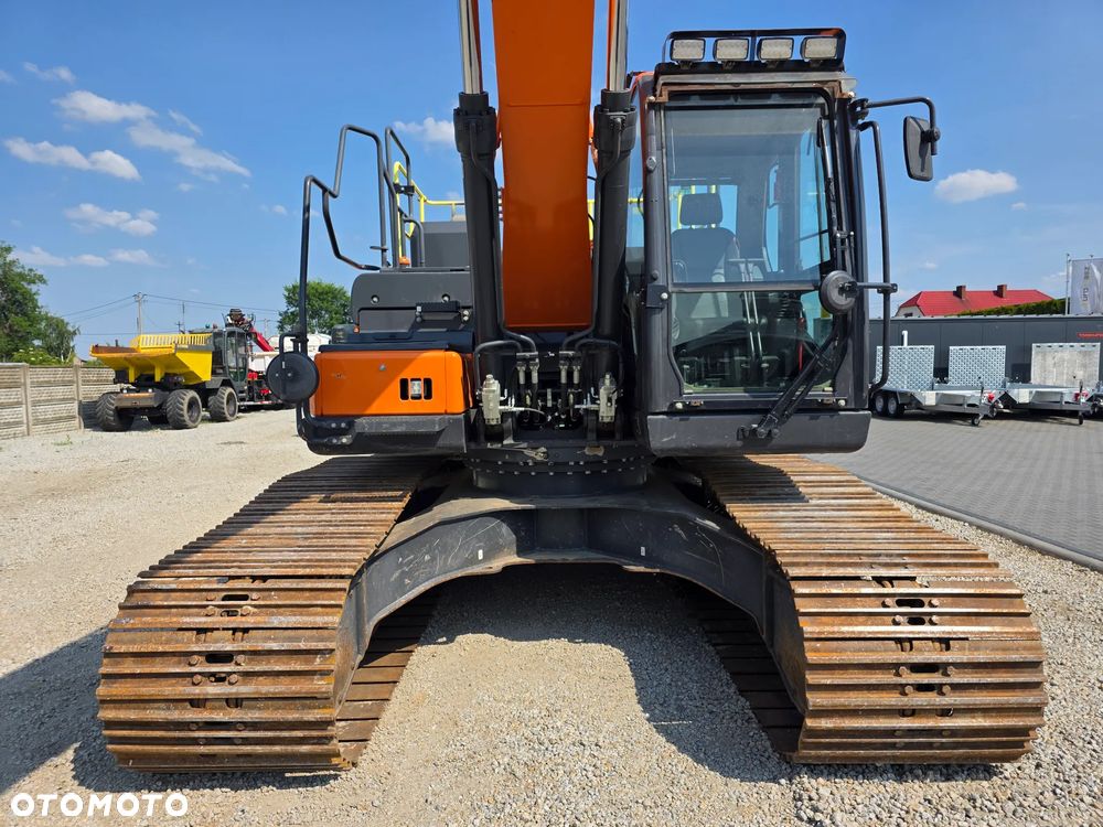 Doosan DX 225 LC-7, 2022 ROK, 2700 MTH - 12