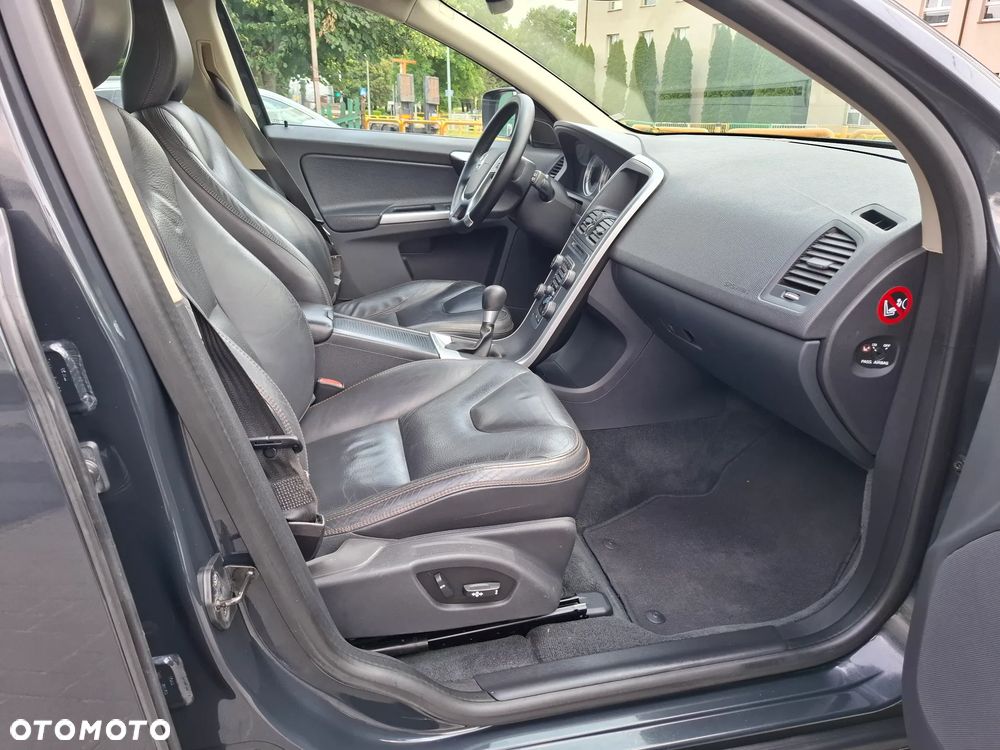 Volvo XC 60 DRIVe Momentum - 19