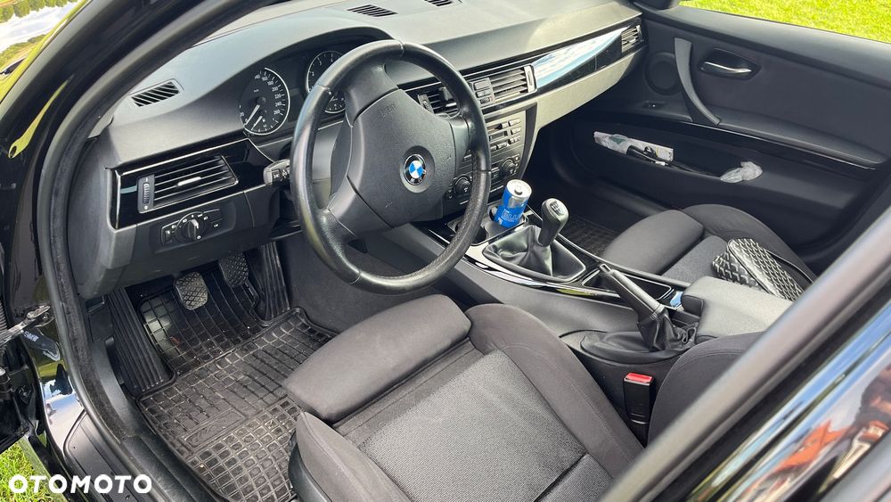 BMW Seria 3 320i - 8