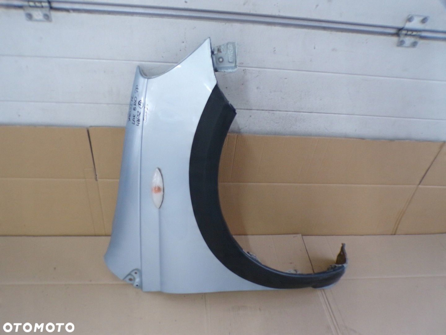 TOYOTA YARIS I LIFT BŁOTNIK PRAWY PRZÓD 8R0 - 1