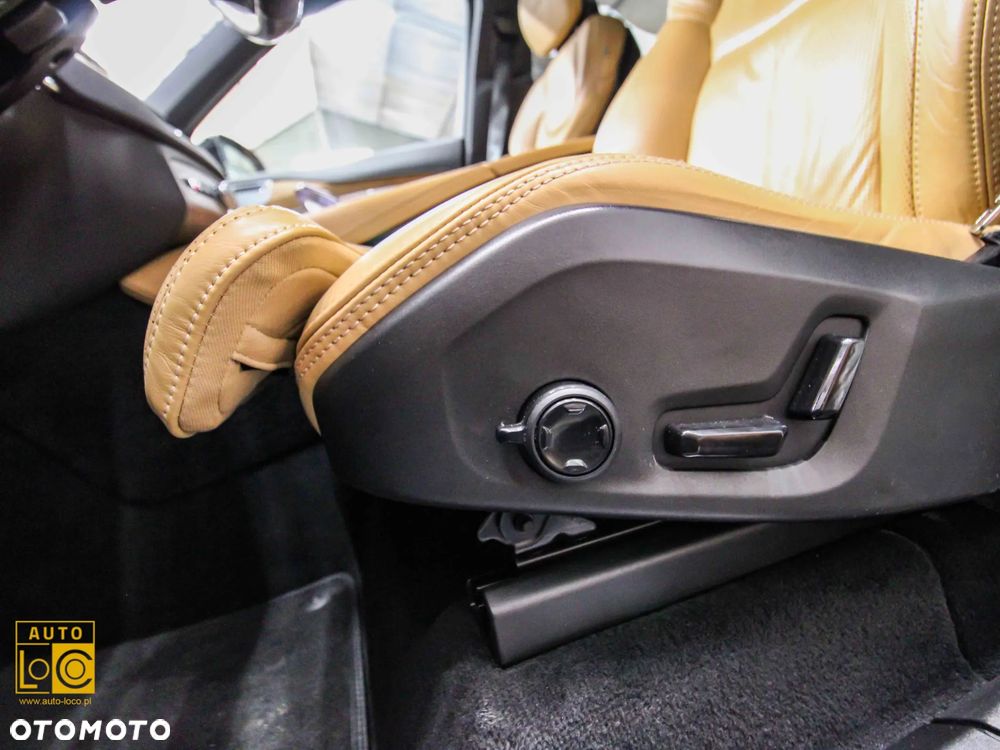 Volvo XC 90 B5 D AWD Inscription - 35