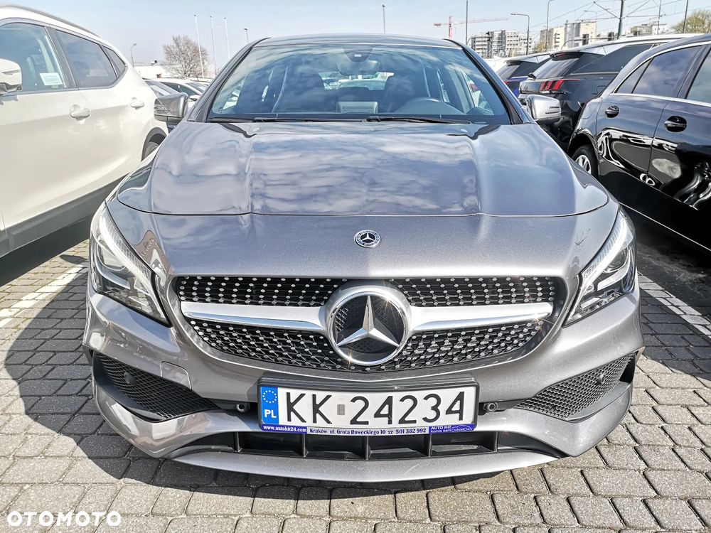 Mercedes-Benz CLA 180 7G-DCT AMG Line - 3