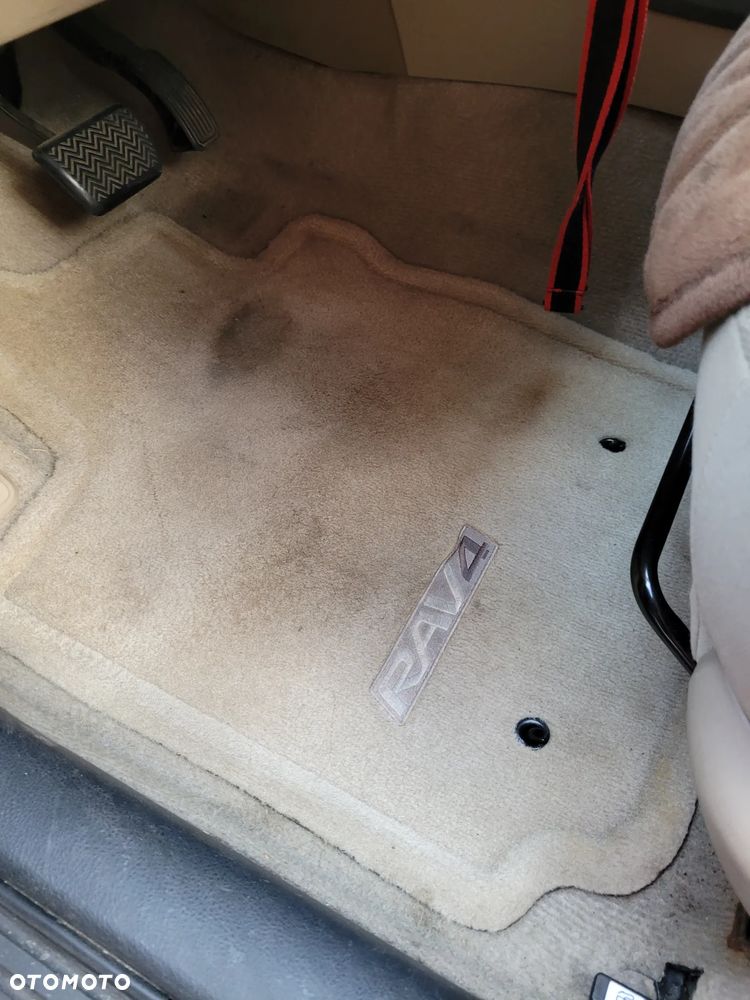 Toyota RAV4 - 15