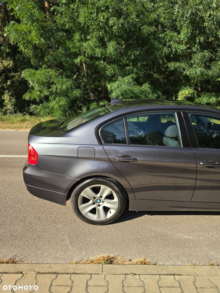 BMW Seria 3 318d - 14