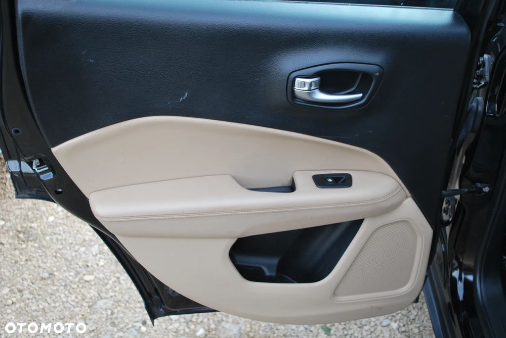 Jeep Compass 1.4 TMair Longitude FWD S&S - 23