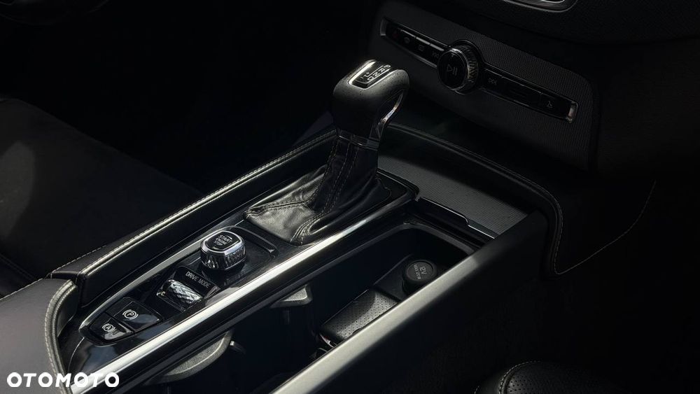 Volvo XC 90 B5 D AWD Geartronic RDesign - 8