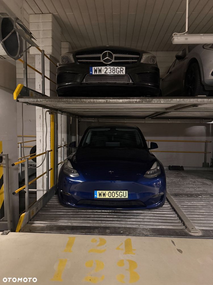 Tesla Y Premium Long Range Dual Motor AWD - 24