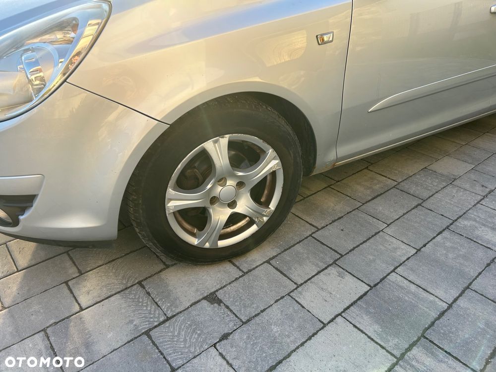 Opel Corsa 1.4 16V Enjoy - 10