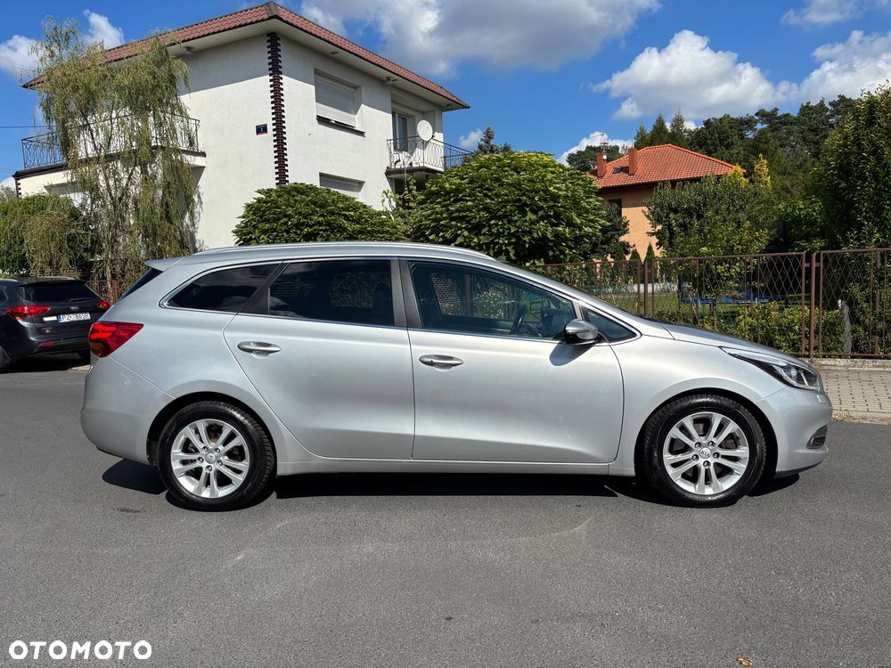 Kia Ceed 1.6 CRDi 128 ISG SW Spirit - 29